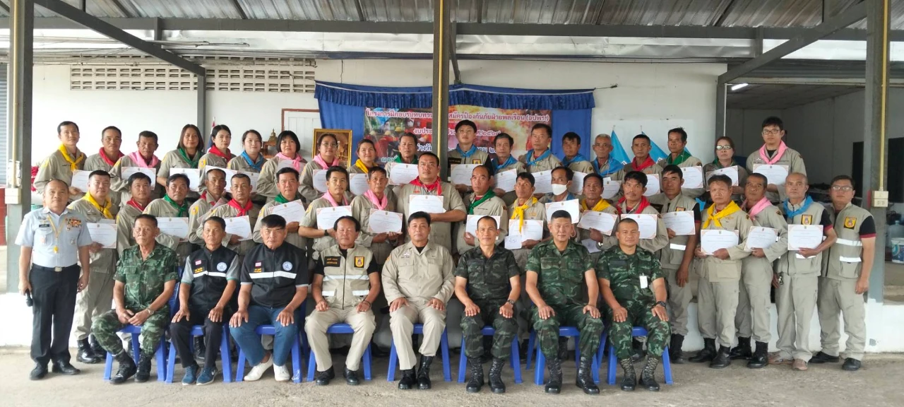 องค์การบริหารส่วนตำบลบ้านมางได้จัดอบรมโครงการฝึกทบทวนอาสาสมัครป้องกันภัยฝ่ายพลเรือน(อปพร)วันที่ 3