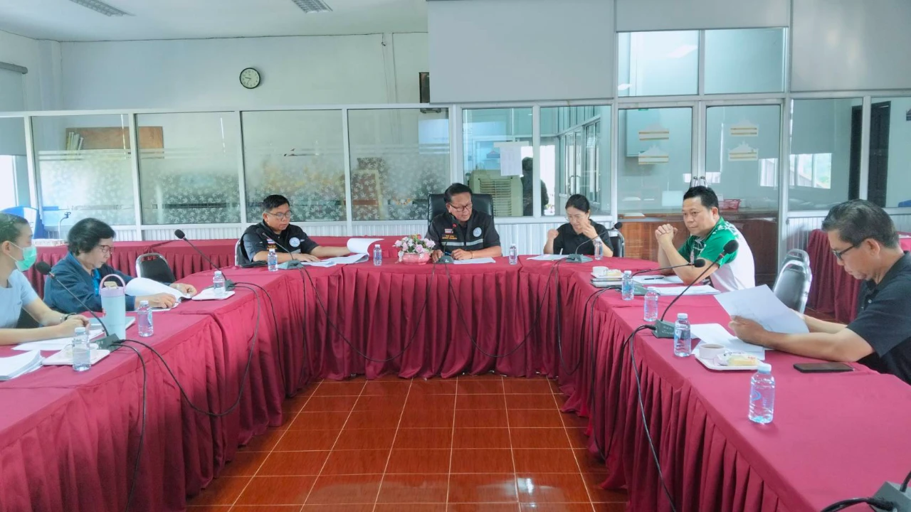 จัดการประชุมคณะอนุกรรมการฯขึ้นเพื่อพิจารณาอนุมัติโครงการแผนการดูแลรายบุคคลรวมถึงค่าใช้จ่ายตามแผนการดูแลรายบุคคลสำหรับผู้ที่มีภาวะพึ่งพิงของศูนย์พัฒนาคุณภาพชีวิตและส่งเสริมอาชีพผู้สูงอายุตำบลบ้านมาง