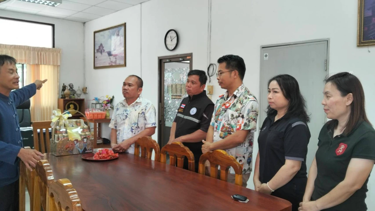 เนื่องในเทศกาลสงกรานต์และประเพณีขึ้นปีใหม่ไทย ข้าราชการและพนักงานองค์การบริหารส่วนตำบลบ้านมาง